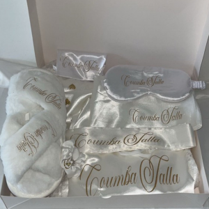 post instagram technologie pixels bleu et jaune